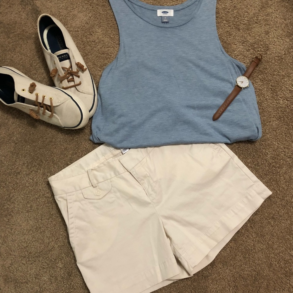 Banana Republic cream / khaki shorts!